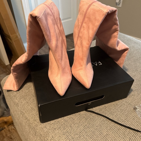 Fashion Nova Over The Knee Boot - Picture 2 of 3